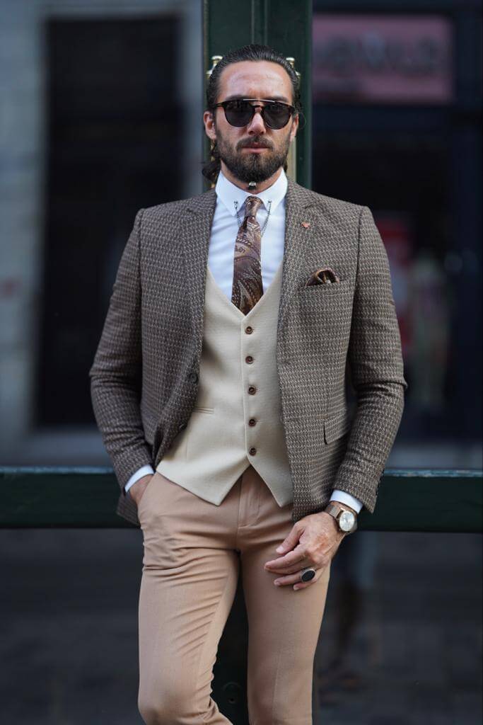 A sleek brown marled jacket with a slim fit
