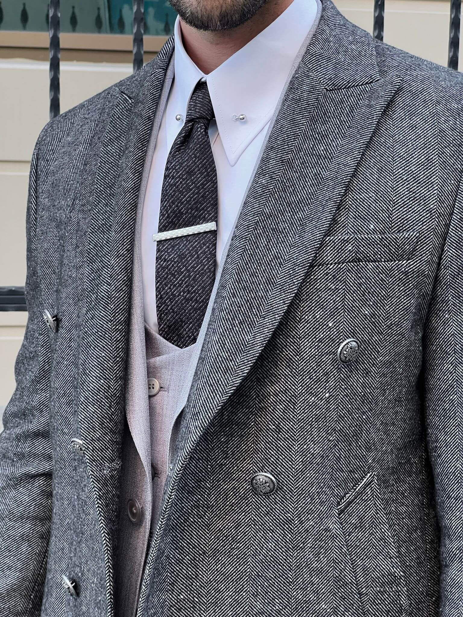 Smoked double-breasted wool coat with a sophisticated style
