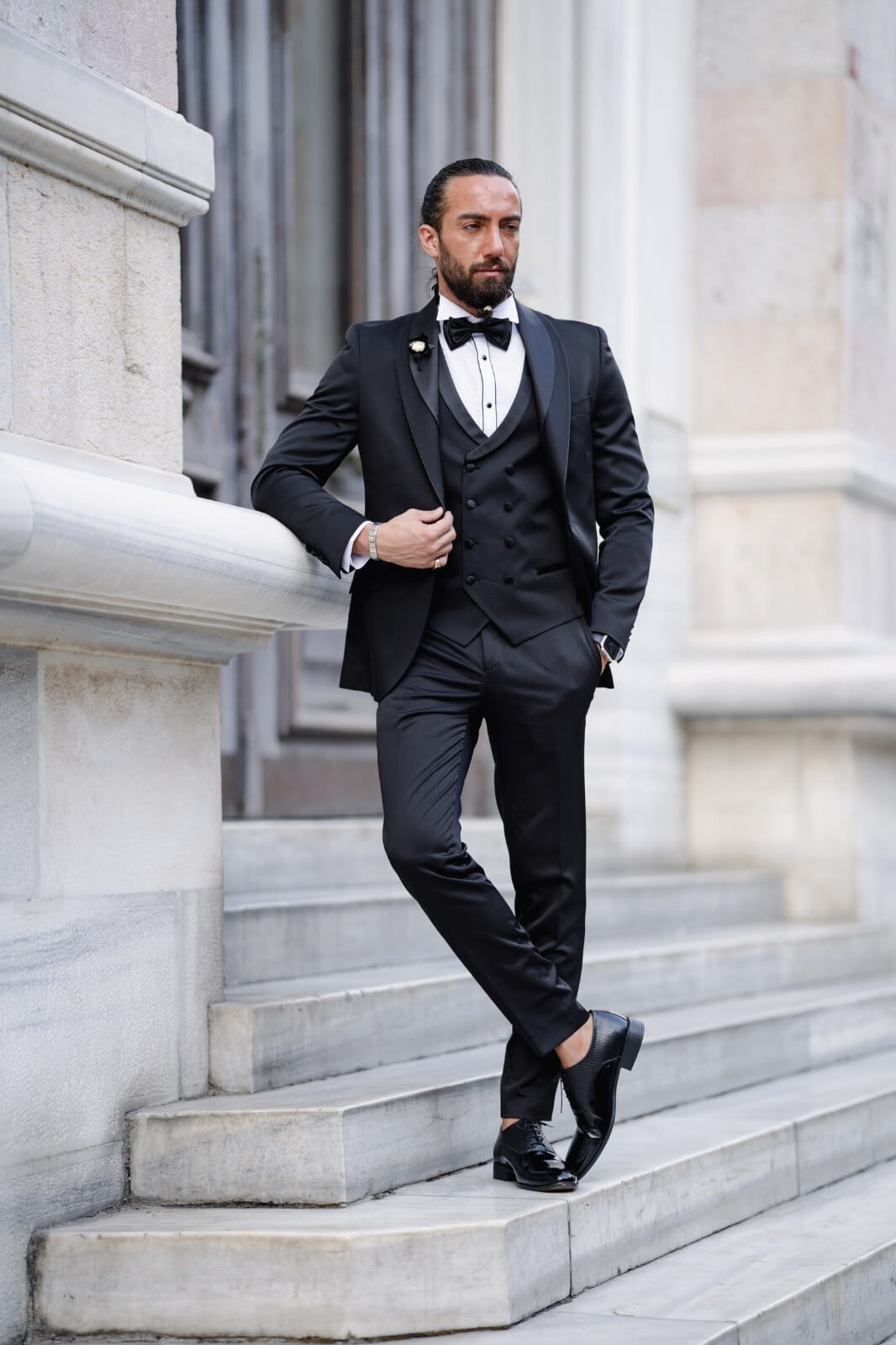 Pure Elegance in Slim Fit Black Tuxedo| HolloMen